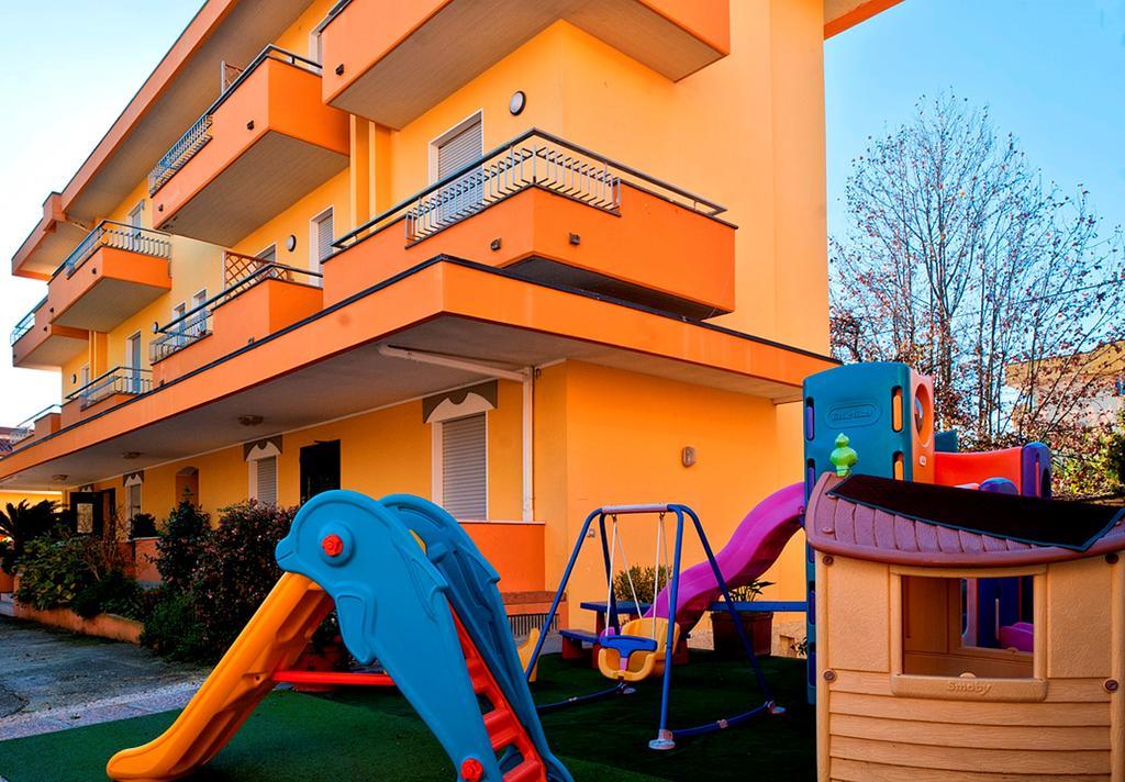 Albergo Ristorante Pozzi Bellaria-Igea Marina Eksteriør billede