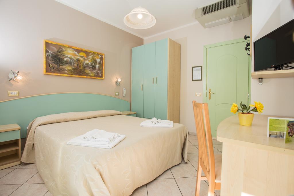Albergo Ristorante Pozzi Bellaria-Igea Marina Eksteriør billede