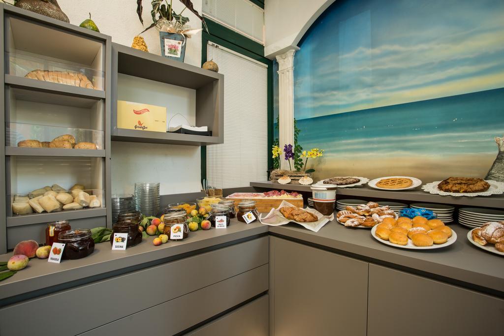Albergo Ristorante Pozzi Bellaria-Igea Marina Eksteriør billede